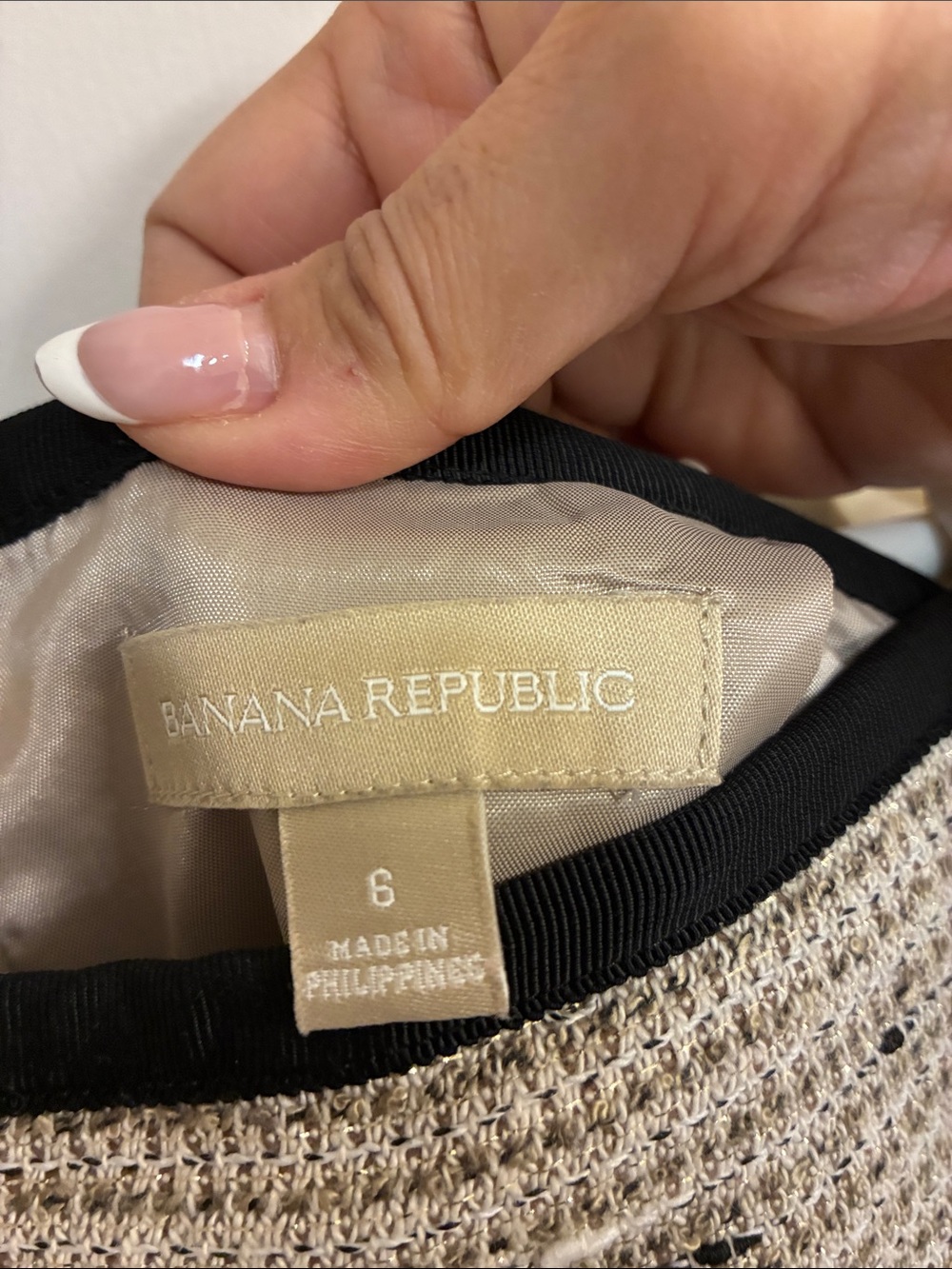 Banana Republic Beige Tweed Mini Skirt with Black Trim Sz 6 - Picture 4 of 10